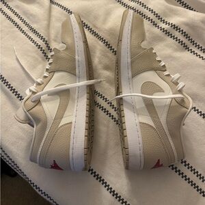 JORDAN 1 LOW